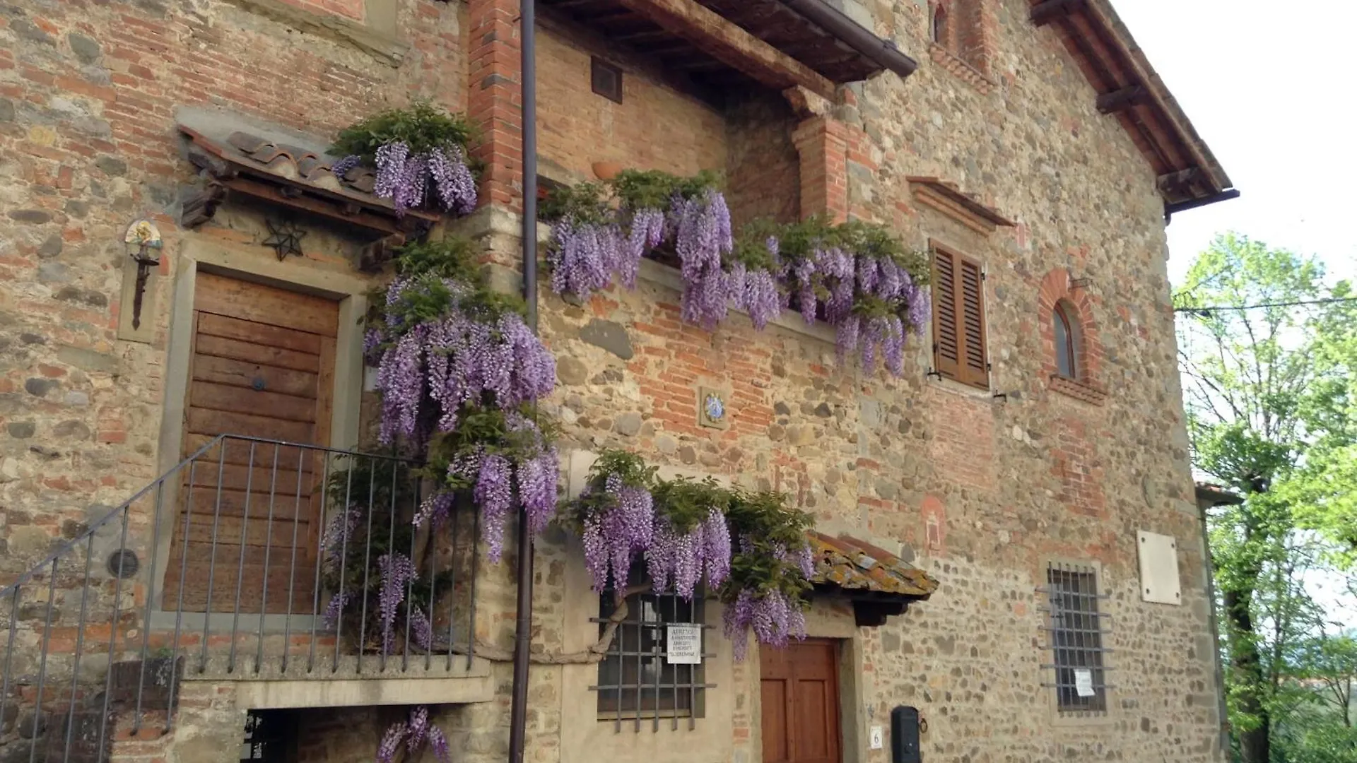 Casa Vacanze Il Glicine contacts